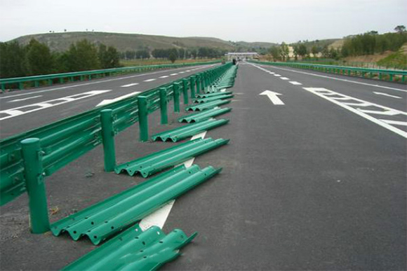 沈阳波形护栏的维护与管理确保道路安全的关键步骤